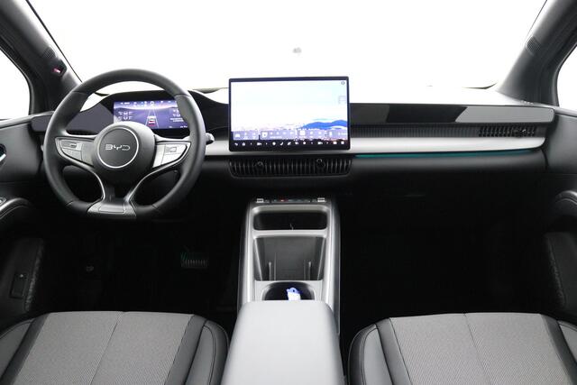 BYD Dolphin G DM-i Sport NIEUW/ 1040 KM / Obsidian Black / 105 EV / 360°-camera / HUD /