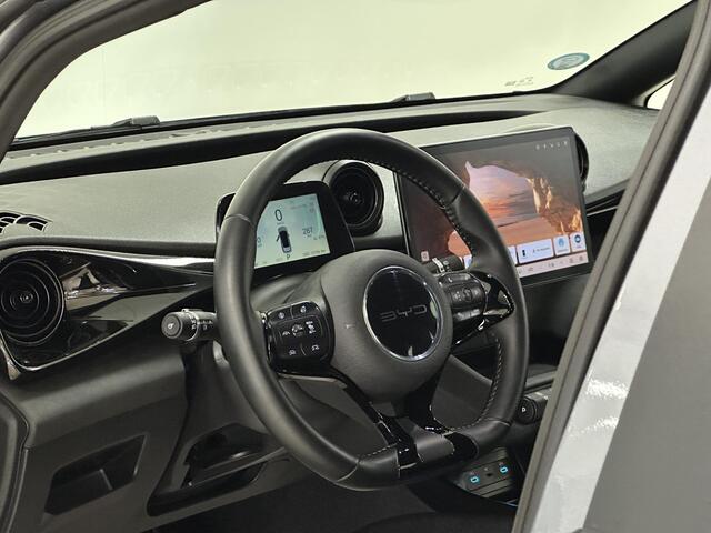 BYD Dolphin Comfort 60.4 kWh Lage KM-stand! | 360 camera | Stoelverwarming | Intelligent cruise control |