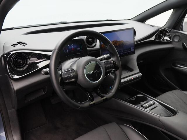 BYD Dolphin Design 60.4 kWh 204 Pk | Stoelverwarming | 360 Camera | Panoramadak | Adaptive Cruise | Warmtepomp |17 Inch | 26.055 Km !!