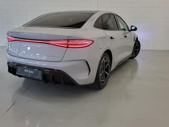 BYD Seal Design RWD 83 kWh GEVENTILEERDE-VERWARMDE-ELEK. VERSTELBARE STOELEN| WARMTEPOMP | 570 KM ACTIRADIUS | CARPLAY & ANDROID AUTO