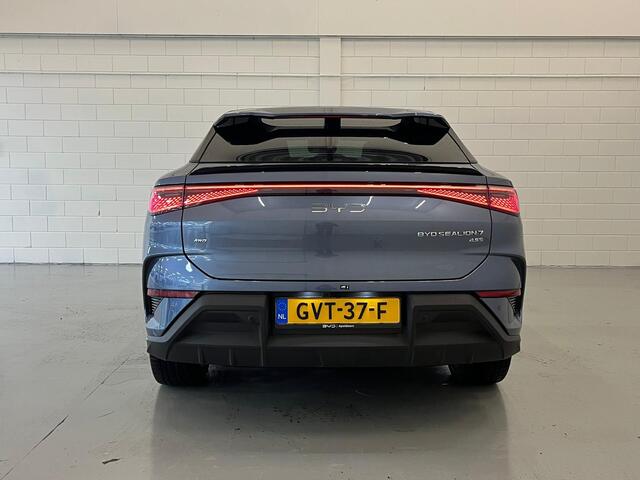BYD Seal Excellence AWD 91.3 kWh | APPLE CARPLAY | DEMO | 530 PK | 20" LICHTMETALEN VELGEN | VERWARMDE ACHTERBANK |