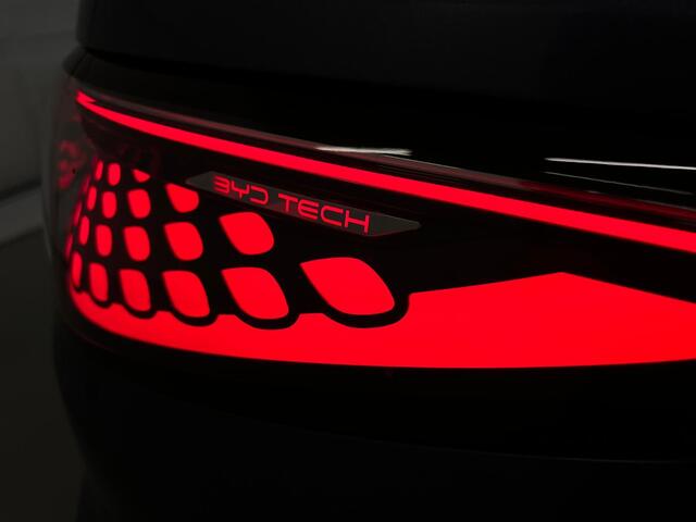 BYD Seal Excellence AWD 91.3 kWh | APPLE CARPLAY | DEMO | 530 PK | 20" LICHTMETALEN VELGEN | VERWARMDE ACHTERBANK |