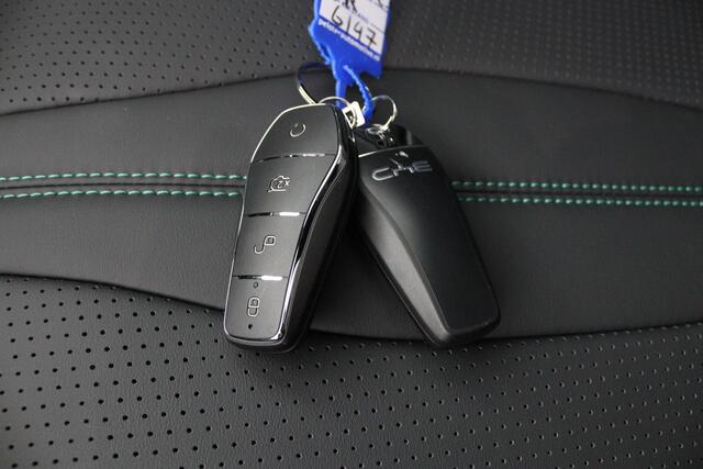 BYD Seal U Design Bijtellingsvriendelijk / zwart interieur / 500 km / stoelverwarming / Apple Carplay