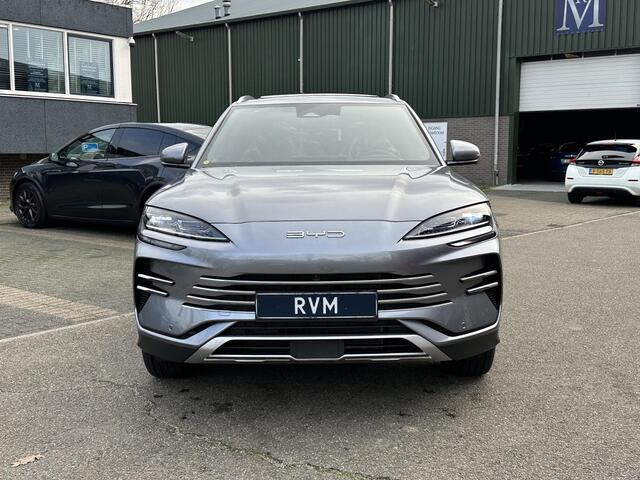 BYD Seal U 1.5 DM-i FWD Comfort VAN: ¤41.900,- VOOR: ¤37.440,- UW EINDEJAARSVOORDEEL: ¤4.460,- | UNIEK IN NL! tot 125km electrisch rijbereik | 6 jaar volledige BYD GARANTIE | NIEUWE AUTO |