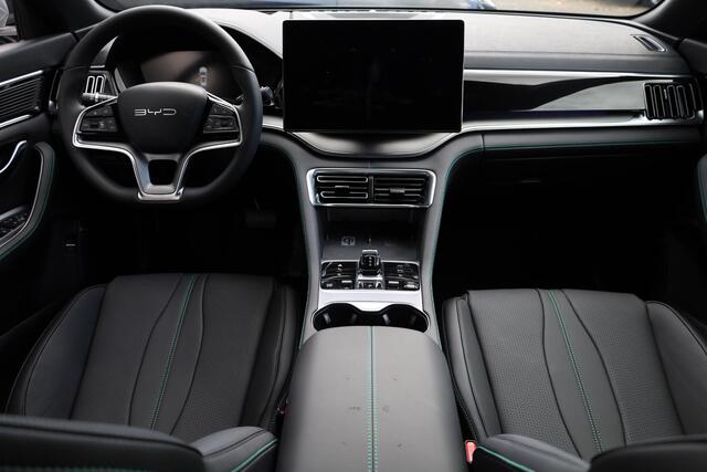 BYD Seal U 1.5 DM-i FWD Boost ZWART-LEER CARPLAY PANO 360-CAMERA STOELVENTILATIE STUUR/STOELVERW. HUD ADAPTIVE-CRUISE CLIMA NAVI 2XPDC 19''LMV ENZ ENZ!