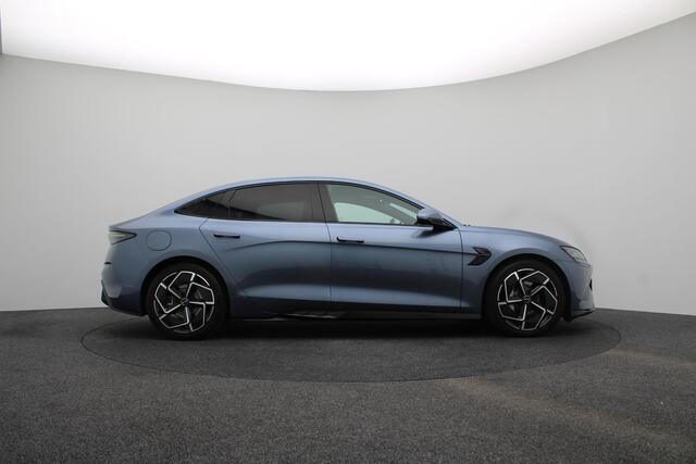 BYD Seal Excellence AWD 82.5 kWh (530PK) Heads up Display -19 inch- metallic lak - BYD Dealer