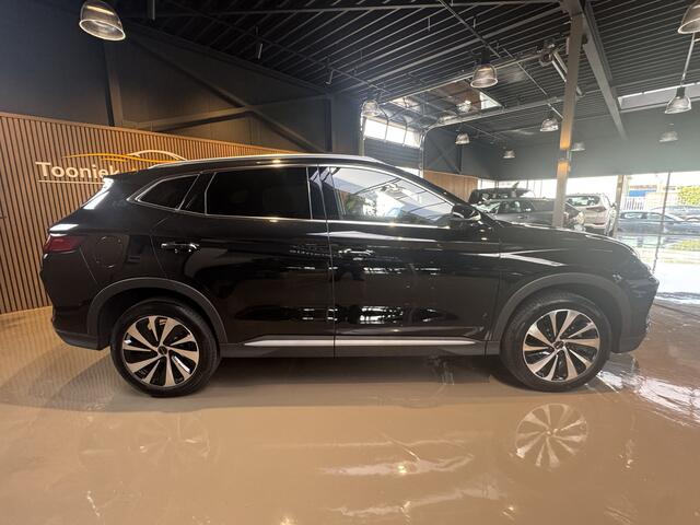 BYD Seal U PHEV DM-I Boost 1.5 DM-i FWD Panorama Leder interieur . El achterklep, Navigatie Draaibaar touchscreen . Een Comfort heeft veel groter gecombineerd bereik biedt (WLTP tot 1.080 - 1125 km)