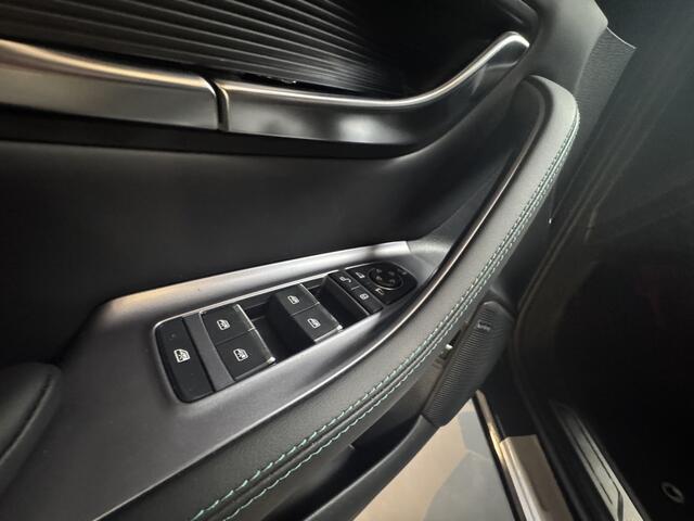 BYD Seal U PHEV DM-I Boost 1.5 DM-i FWD Panorama Leder interieur . El achterklep, Navigatie Draaibaar touchscreen . Een Comfort heeft veel groter gecombineerd bereik biedt (WLTP tot 1.080 - 1125 km)