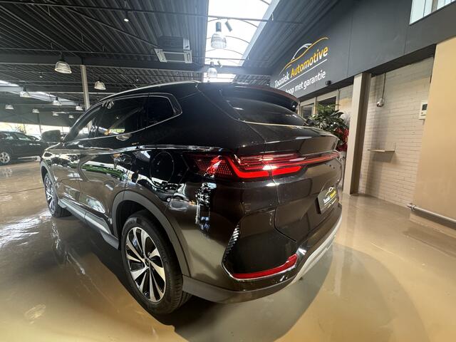 BYD Seal U PHEV DM-I Boost 1.5 DM-i FWD Panorama Leder interieur . El achterklep, Navigatie Draaibaar touchscreen . Een Comfort heeft veel groter gecombineerd bereik biedt (WLTP tot 1.080 - 1125 km)