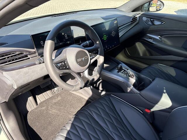 BYD Seal Business RWD 61.4 kWh | Shadow Green | WLTP 460 KM Actieradius | Direct Leverbaar |