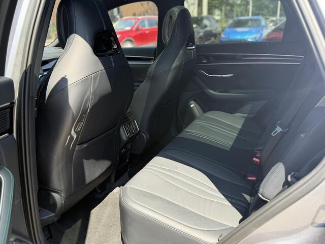 BYD Seal U DM-i Comfort 1.5 DM-i FWD VAN: 38.900,- VOOR: 33.330- UW WKVOORDEEL: 4.460,- | 9000 KM ! 125km electrisch rijbereik | 6 jaar volledige BYD GARANTIE TM 2029 | FULL OPTION