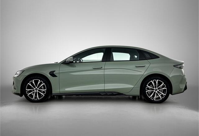 BYD Seal Comfort RWD 61.4 kWh | Shadow Green | 460 KM WLTP | Eerste eigenaar |
