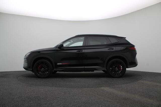 BYD Seal U 1.5 DM-i FWD Boost | ADG Black Edition | Uniek| Black-on-Black| Rode remklauwen| 20 Inch velgen | 1080 KM | Panorama dak | Apple Carplay | Navigatie | 360 graden camera