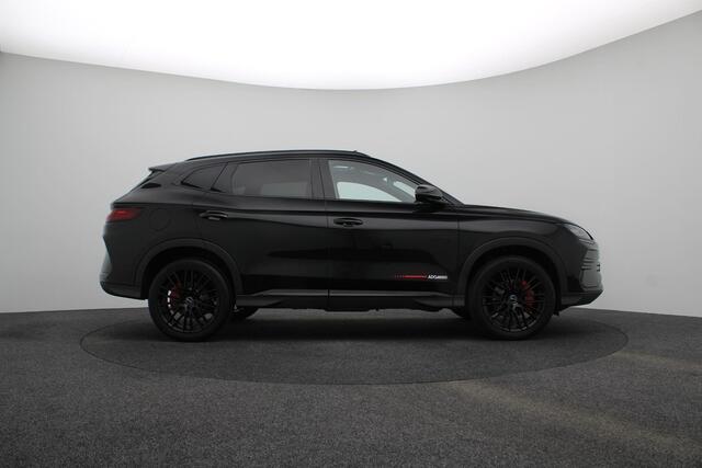 BYD Seal U 1.5 DM-i FWD Boost | ADG Black Edition | Uniek| Black-on-Black| Rode remklauwen| 20 Inch velgen | 1080 KM | Panorama dak | Apple Carplay | Navigatie | 360 graden camera