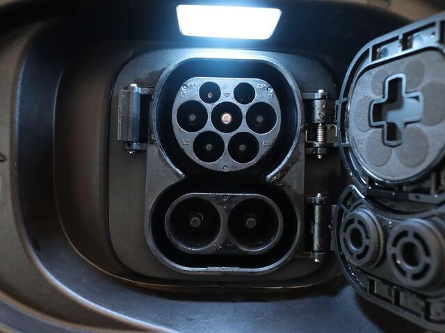 BYD Tang Flagship 108.8 kWh - ORIGINEEL NEDERLANDSE AUTO - AFNEEMBARE TREKHAAK - TREKGEWICHT 1500 KG - LEDEREN BEKLEDING - PANORAMADAK - 7 ZITPLAATSEN - ELEKTRISCHE VERSTELLING STUUR - AIRCO VOOR ACHTERPASSAGIERS - ELEKTRISCHE STOELEN VOOR - ELEKTRISCHE ACHTERKLEP - 2 LAADKABELS - 3 FASEN - STOELVENTILATIE VOOR