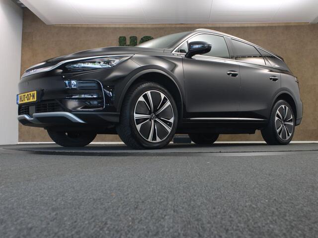 BYD Tang Flagship 108.8 kWh - ORIGINEEL NEDERLANDSE AUTO - AFNEEMBARE TREKHAAK - TREKGEWICHT 1500 KG - LEDEREN BEKLEDING - PANORAMADAK - 7 ZITPLAATSEN - ELEKTRISCHE VERSTELLING STUUR - AIRCO VOOR ACHTERPASSAGIERS - ELEKTRISCHE STOELEN VOOR - ELEKTRISCHE ACHTERKLEP - 2 LAADKABELS - 3 FASEN - STOELVENTILATIE VOOR