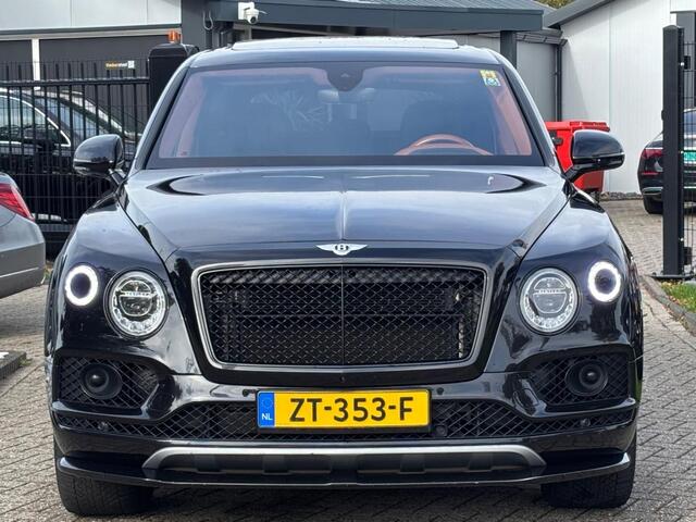 Bentley Bentayga 6.0 W12 Mulliner 2018 Zwart Carbon Akraprovic