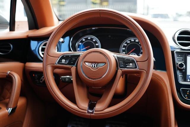 Bentley Bentayga 4.0 V8 550pk Panoramadak/Carbon/Trekhaak/Nachtzicht