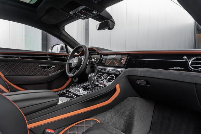 Bentley CONTINENTAL GT 6.0 W12 Speed - Extreme Silver - Akrapovic - Carbon Styling - Orig NL - 2028 Warranty!