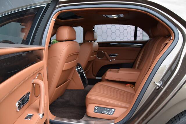 Bentley Flying Spur 4.0 V8 S | 21" | GLASS ROOF | SEAT COOLING/HEATING/MASSAGE R+R | DAB+ | ADAPTIVE CRUISE CONTROL | COMFORT PACK | CONVENIENCE PACK | ETC.