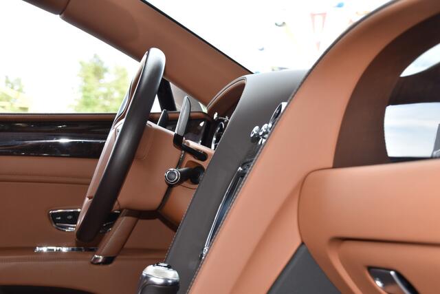 Bentley Flying Spur 4.0 V8 S | 21" | GLASS ROOF | SEAT COOLING/HEATING/MASSAGE R+R | DAB+ | ADAPTIVE CRUISE CONTROL | COMFORT PACK | CONVENIENCE PACK | ETC.