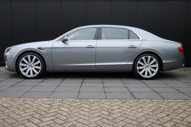 Bentley Flying Spur 6.0 W12 | LEDER | SCHUIFDAK | KERAMISCH | NAIM SOUNDSYSTEM | ENTERTAINMENT ACHTERIN | STOELVERKOELING/VERWARMING | MASSAGE | CAMERA | AIRCO | CRUISE | NAVI |