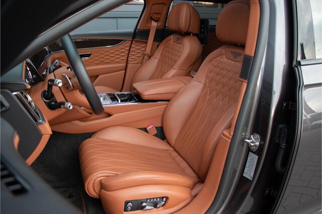 Bentley Flying Spur 6.0 W12 635PK | (ExportPrice) | Naim | Mulliner | Carbon | Head Up | Massage | Rear Entertainment | Ventilation Seats | Stearingheating | Pano | Lane & Side Assist | ACC | Nightvision | Isolationglas | Matrix | Black Pack | Bentley Rotating Display | 22" 