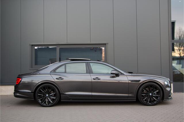 Bentley Flying Spur 6.0 W12 635PK | NL AUTO | BTW | Naim | Mulliner |Carbon | Head Up | Massage | Rear Entertainment | Ventilatie Stoelen | Stuurverwarming | Pano | Lane & Side Assist | ACC | Nachtzicht | Isolatieglas | Matrix | Black Pack | Bentley Rotating Display |22" Spe