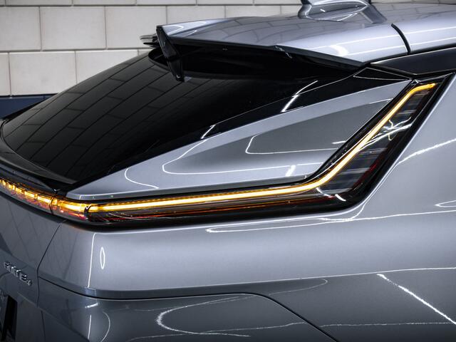 Cadillac LYRIQ Sport 600 EV / Juniper Interior