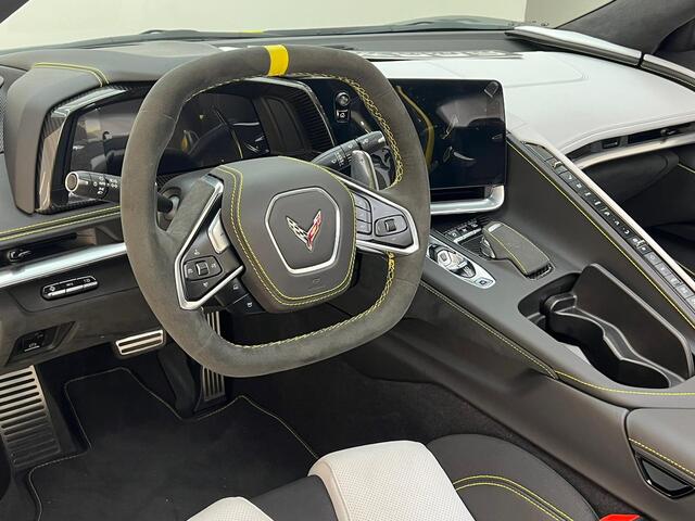 Chevrolet CORVETTE C8.R Convertible Carbon Pack