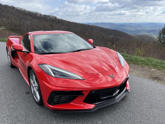 Chevrolet CORVETTE C8 6.2 V8 Stingray Coupe LT2 Z51 497PK