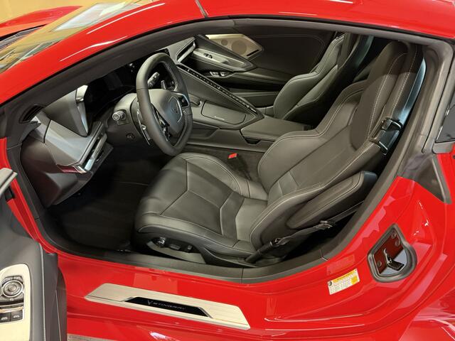 Chevrolet CORVETTE C8 6.2 V8 Stingray Coupe LT2 Z51 497PK