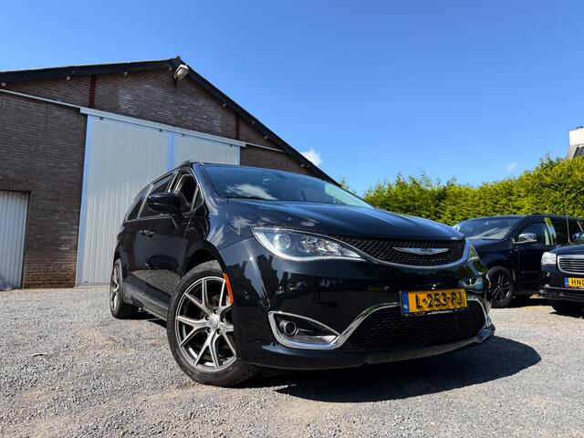 Chrysler GRAND VOYAGER 3.6 V6 LIMITED J.DAIMLER RT BLACK STOW&GO 3xTV/DVD/APPS