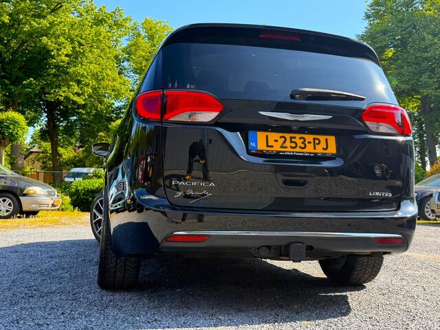 Chrysler GRAND VOYAGER 3.6 V6 LIMITED J.DAIMLER RT BLACK STOW&GO 3xTV/DVD/APPS