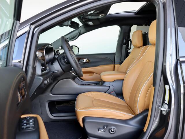 Chrysler PACIFICA PHEV 3.6 V6 Pinnacle | Panodak | 7 Persoons | TV schermen achter