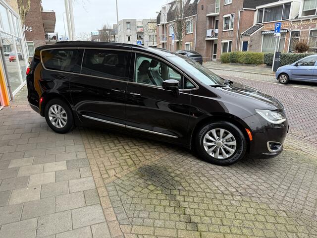 Chrysler PACIFICA PacificaCAMERA LEER NAVIGATIE AIRCO ECC LICHTM.VELGEN PARKEERSENSOREN