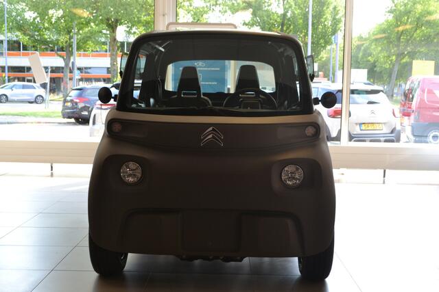 Citroen AMI Brommobiel AMI I AUTOMAAT I 2 Deuren I 2 Stoelen I I PANORAMADAK I LEUKE AUTO VOOR STADSVERKEER OP 50 KM WEGEN OF FIETSPAD INDIEN TOEGESTAAN I RIJKLAAR EN DIRECT LEVERBAAR E. 7.990,- [ OPTIE VERLOOPSTEKKER T.B.V. LAADPAAL BESTELBAAR ] THUIS OPLADEN MET 1