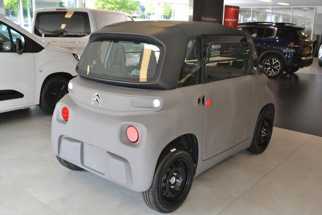 Citroen AMI Brommobiel AMI I AUTOMAAT I 2 Deuren I 2 Stoelen I I PANORAMADAK I LEUKE AUTO VOOR STADSVERKEER OP 50 KM WEGEN OF FIETSPAD INDIEN TOEGESTAAN I RIJKLAAR EN DIRECT LEVERBAAR E. 7.990,- [ OPTIE VERLOOPSTEKKER T.B.V. LAADPAAL BESTELBAAR ] THUIS OPLADEN MET 1