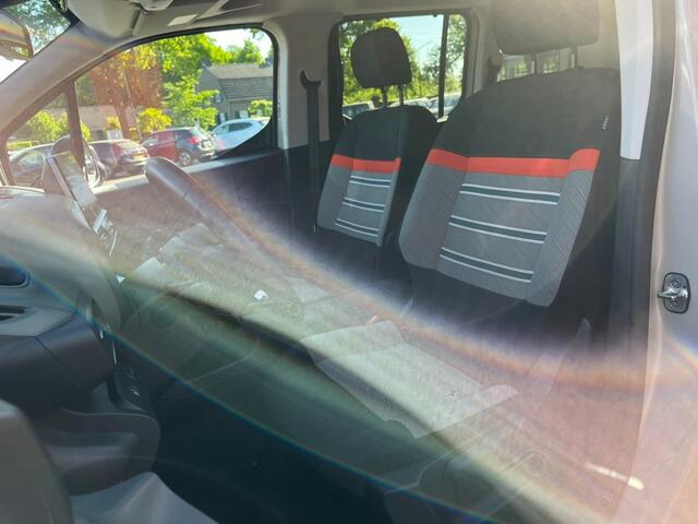 Citroen BERLINGO 1.2 130pk XTR Automaat Navi Carplay Camera Airco bj2021