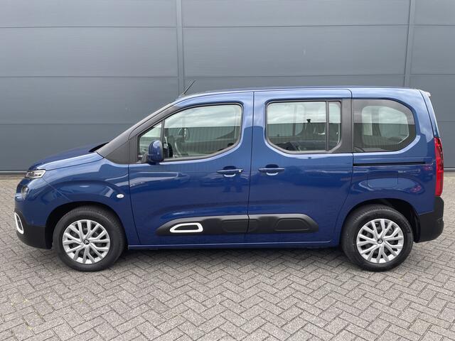 Citroen BERLINGO 130pk Shine (Camera - Trekhaak - Stoelverwarming - Parkeersensoren V+A - Automatische Airco - Navigatie - Dodehoekdetectie)