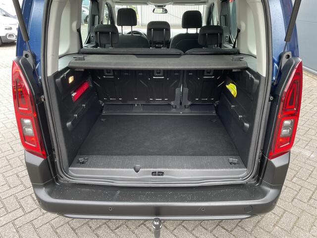 Citroen BERLINGO 130pk Shine (Camera - Trekhaak - Stoelverwarming - Parkeersensoren V+A - Automatische Airco - Navigatie - Dodehoekdetectie)