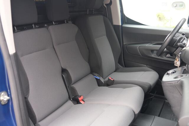 Citroen BERLINGO BlueHDI 130 Club Automaat-8 LM velgen | Roofrails | Trekhaak etc