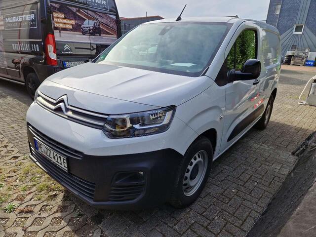 Citroen BERLINGO ë-Berlingo Club 50 kWh 11 kw lader, airco, cruise control, goedkoper rijden vrijwel onmogelijk! Wordt verwacht