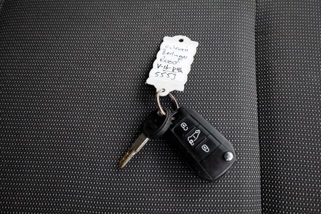 Citroen BERLINGO 1.2 PureTech 130pk Benzine Automaat Airco/Navi/Camera/2x Schuifdeur 12-2020