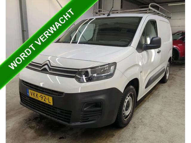 Citroen BERLINGO 1.2 Benzine 111PK Euro6 / Distributie is vervangen / Trekhaak / RVS imperiaal / Schuifdeur / Airco / Pdc./