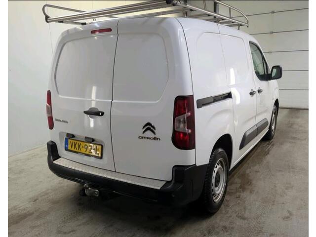 Citroen BERLINGO 1.2 Benzine 111PK Euro6 / Distributie is vervangen / Trekhaak / RVS imperiaal / Schuifdeur / Airco / Pdc./