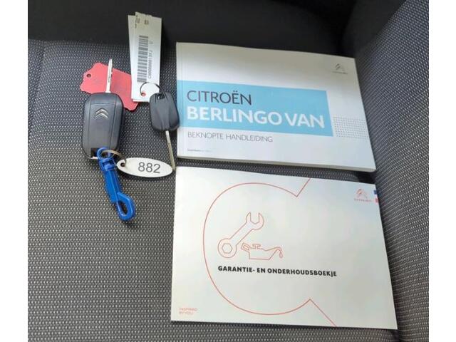 Citroen BERLINGO 1.2 Benzine 111PK Euro6 / Distributie is vervangen / Trekhaak / RVS imperiaal / Schuifdeur / Airco / Pdc./