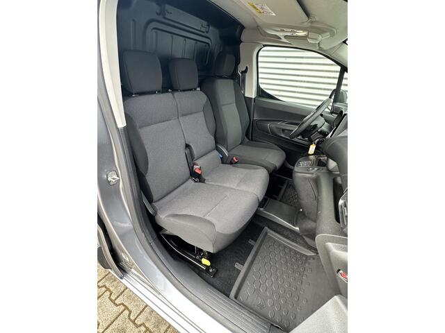 Citroen BERLINGO 1.5 BlueHDI NIEUW MODEL! Automaat 130PK 3 zits trekhaak