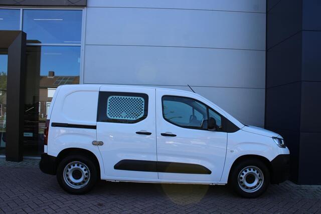 Citroen BERLINGO 1.2 Puretech 130pk Club Automaat 3-zits Airco Navi Rondom sensoren Carplay Euro6 BPM-vrij