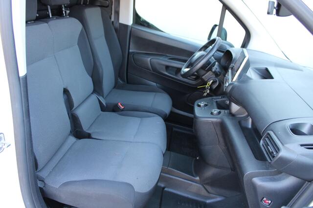 Citroen BERLINGO 1.2 Puretech 130pk Club Automaat 3-zits Airco Navi Rondom sensoren Carplay Euro6 BPM-vrij